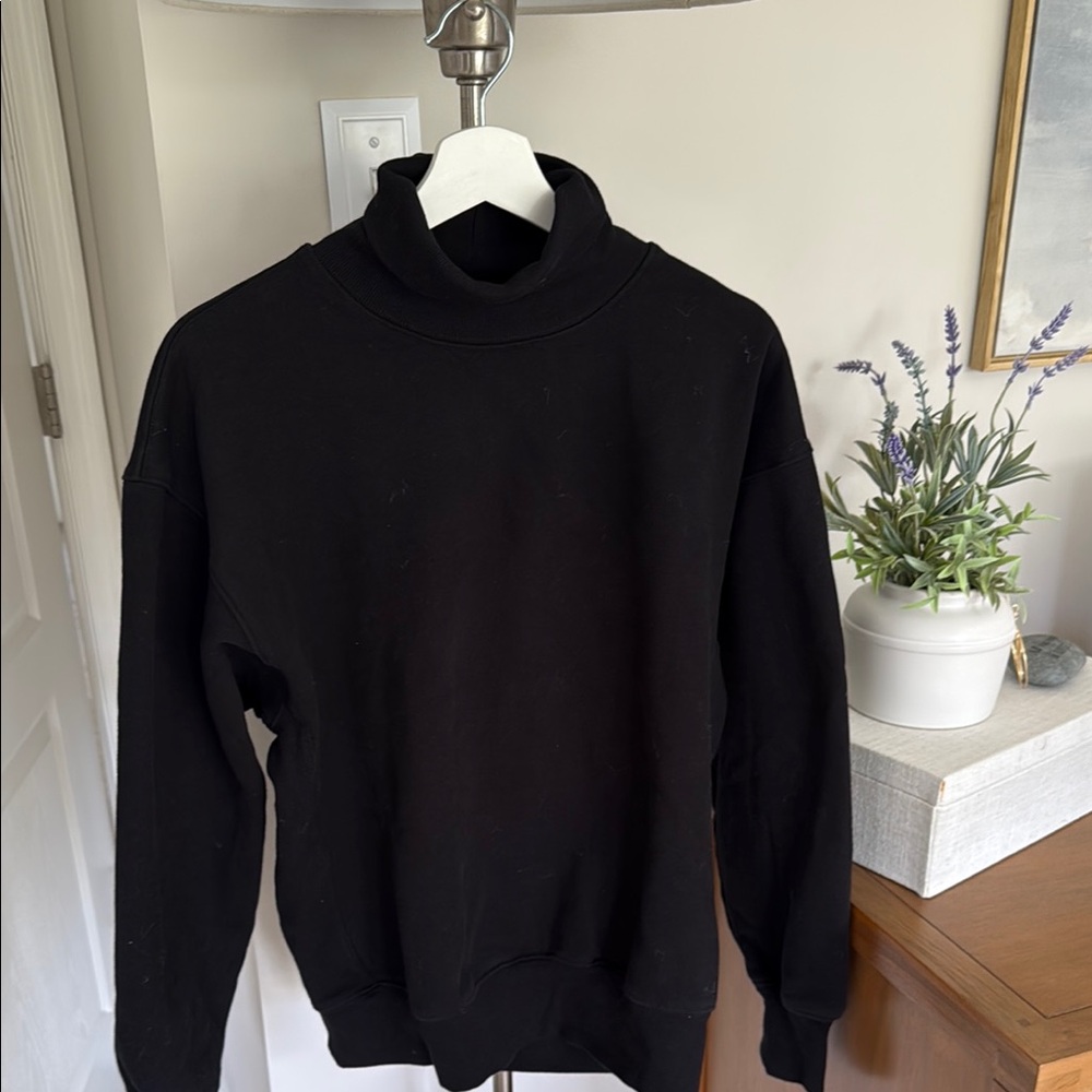 Aritzia TNA sweatfleece Black Turtleneck Sweatshirt, Sz M